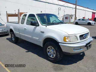 1997 Ford F-250 z VIN 2FTFX28L1VCA39065, wystawiony jako IAAI lot #42391568 z przebiegiem 260 397 mil mil oraz . Historia ofert i sprzedaży dostępna na DreamBid. Obrazek 1.