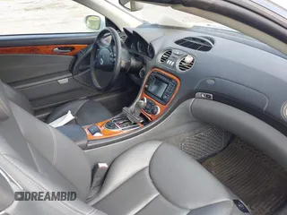 2003 Mercedes-Benz SL 500 z VIN WDBSK75F93F027609, wystawiony jako IAAI lot #42386934 z przebiegiem Nie podano mil oraz . Historia ofert i sprzedaży dostępna na DreamBid. Obrazek 5.