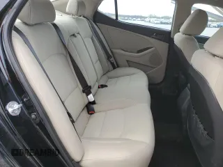2013 Kia Optima LX z VIN 5XXGM4A77DG132022, wystawiony jako Copart lot #52178515 z przebiegiem 143 611 mil mil oraz Szkoda całkowita • Salvage title. Historia ofert i sprzedaży dostępna na DreamBid. Obrazek 11.