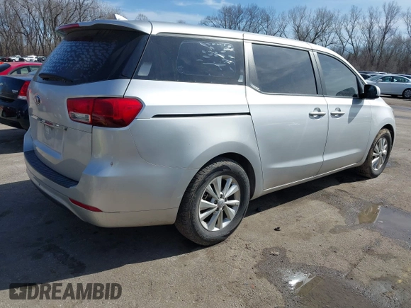 2016 Kia Sedona L with VIN KNDMA5C17G6103195, listed as a IAAI auction lot 41663528 with 322,257 mi miles. Bid and sale history available at carsss.com. Image 4.