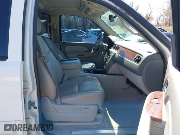 2008 GMC Yukon XL SLT 4SB with VIN 1GKFK16378R139856, listed as a IAAI auction lot 41933788 with 120,767 mi miles and . Bid and sale history available at carsss.com. Image 5.