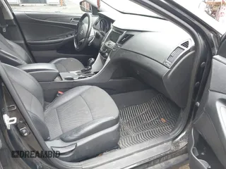 2011 Hyundai Sonata SE z VIN 5NPEC4AC3BH155693, wystawiony jako IAAI lot #42299853 z przebiegiem 214 626 mil mil oraz . Historia ofert i sprzedaży dostępna na DreamBid. Obrazek 5.