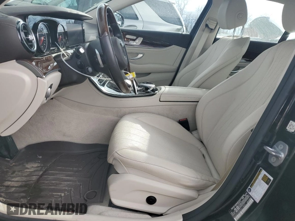 2017 Mercedes-Benz E 300 Luxury with VIN WDDZF4KB9HA119091, listed as a Copart auction lot 47173135 with 35,102 mi miles and Salvage Title. Bid and sale history available at DreamBid. Image 7.