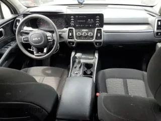 2022 Kia Sorento LX z VIN 5XYRG4LC0NG103579, wystawiony jako Copart lot #58054925 z przebiegiem 101 407 mil mil oraz Szkoda całkowita • Salvage title. Historia ofert i sprzedaży dostępna na DreamBid. Obrazek 8.