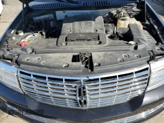 2010 Lincoln Navigator z VIN 5LMJJ2J57AEJ06191, wystawiony jako Copart lot #49532805 z przebiegiem 198 206 mil mil oraz Czysty tytuł • Clean title. Historia ofert i sprzedaży dostępna na DreamBid. Obrazek 12.