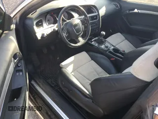 2009 Audi S5 z VIN WAURV78T29A038995, wystawiony jako Copart lot #53546695 z przebiegiem 120 903 mil mil oraz Szkoda całkowita • Salvage title. Historia ofert i sprzedaży dostępna na DreamBid. Obrazek 8.