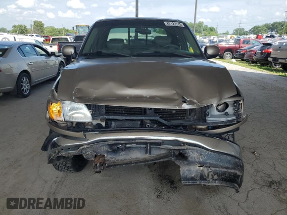 2001 Ford F-150 XLT with VIN 1FTRW07L11KB49920, listed as a Copart auction lot 62122775 with 227,175 mi miles and Salvage title. Bid and sale history available at DreamBid. Image 5.