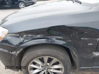 2017 BMW X4 M40i z VIN 5UXXW7C58H0U25635, wystawiony jako IAAI lot #42222381 z przebiegiem 95 307 mil mil oraz . Historia ofert i sprzedaży dostępna na DreamBid. Obrazek 6.