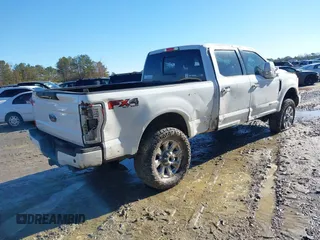 2017 Ford Super Duty F-250 SRW Lariat with VIN 1FT7W2BT4HEE52421, listed as a IAAI auction lot 41362197 with 161,965 mi miles. Bid and sale history available at carsss.com. Image 4.