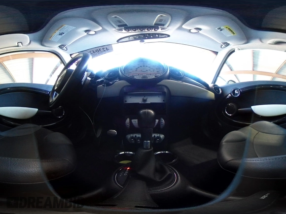 2009 MINI Hardtop S с VIN WMWMF73509TW82449, выставлен на аукционе IAAI как лот 42304286 с пробегом Не указан миль и . История ставок и продаж доступна на DreamBid. Изображение 18.