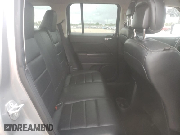 2015 Jeep Patriot High Altitude z VIN 1C4NJPFA2FD318571, wystawiony jako Copart lot #60547535 z przebiegiem 126 714 mil mil oraz Czysty tytuł • Clean title. Historia ofert i sprzedaży dostępna na DreamBid. Obrazek 11.