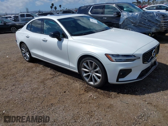 2021 Volvo S60 Momentum with VIN 7JR102FZ4MG108772, listed as a IAAI auction lot 41913763 with 50,330 mi miles. Bid and sale history available at carsss.com. Image 1.
