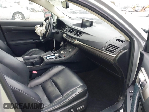 2014 Lexus CT 200h Hybrid with VIN JTHKD5BH0E2173721, listed as a IAAI auction lot 41798469 with 124,337 mi miles. Bid and sale history available at carsss.com. Image 5.
