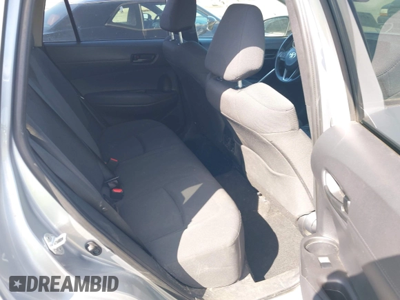 2022 Toyota Corolla Cross LE z VIN 7MUCAABG1NV021010, wystawiony jako IAAI lot #42082415 z przebiegiem 30 395 mil mil oraz . Historia ofert i sprzedaży dostępna na DreamBid. Obrazek 8.