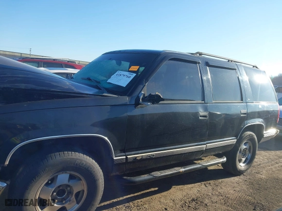 1996 Chevrolet Tahoe with VIN 1GNEK13RXTJ418622, listed as a IAAI auction lot 41879760 with 349,211 mi miles. Bid and sale history available at carsss.com. Image 14.