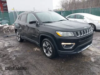 2019 Jeep Compass Limited z VIN 3C4NJCCB2KT667174, wystawiony jako IAAI lot #41575606 z przebiegiem 110 995 mil mil oraz . Historia ofert i sprzedaży dostępna na DreamBid. Obrazek 1.