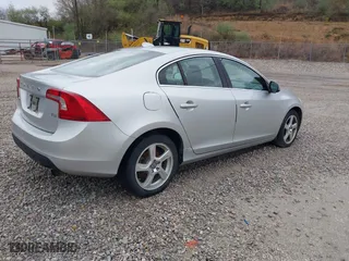 2012 Volvo S60 T5 with VIN YV1622FS7C2141904, listed as a IAAI auction lot 41918452 with 151,908 mi miles. Bid and sale history available at carsss.com. Image 4.