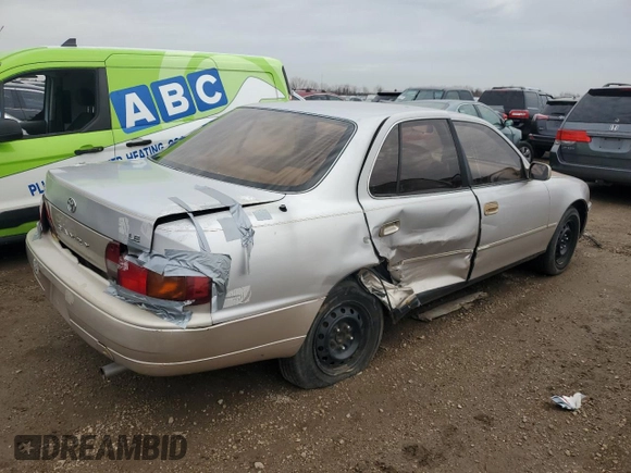 1995 Toyota Camry LE z VIN 4T1SK12EXSU529058, wystawiony jako Copart lot #49055255 z przebiegiem 166 029 mil mil oraz Szkoda całkowita • Salvage title. Historia ofert i sprzedaży dostępna na DreamBid. Obrazek 3.