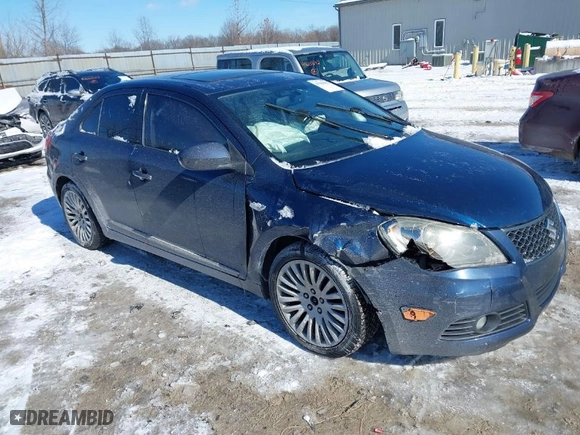 2010 Suzuki Kizashi SLS with VIN JS2RF9A74A6100418, listed as a IAAI auction lot 41588082 with 171,251 mi miles. Bid and sale history available at carsss.com. Image 1.