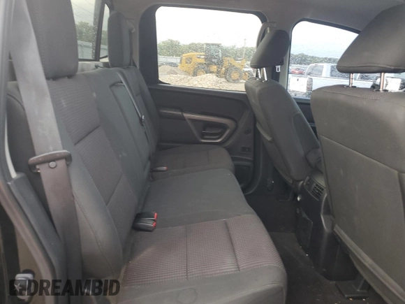 2015 Nissan Titan SV z VIN 1N6BA0EC0FN503240, wystawiony jako Copart lot #72539284 z przebiegiem 149 416 mil mil oraz Szkoda całkowita • Salvage title. Historia ofert i sprzedaży dostępna na DreamBid. Obrazek 10.