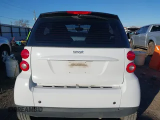 2009 Smart fortwo Pure z VIN WMEEJ31X99K292492, wystawiony jako IAAI lot #41029051 z przebiegiem 57 741 mil mil oraz . Historia ofert i sprzedaży dostępna na DreamBid. Obrazek 16.