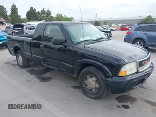 2002 GMC Sonoma SL Fleet z VIN 1GTCS19W228187606, wystawiony jako IAAI lot #42100040 z przebiegiem 172 005 mil mil oraz . Historia ofert i sprzedaży dostępna na DreamBid. Obrazek 1.