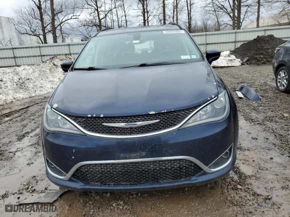 2017 Chrysler Pacifica Touring-L with VIN 2C4RC1BG3HR788191, listed as a Copart auction lot 48033905 with 96,084 mi miles and Salvage Title. Bid and sale history available at carsss.com. Image 5.