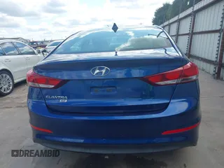 2017 Hyundai Elantra SE z VIN 5NPD74LF6HH180684, wystawiony jako IAAI lot #42359575 z przebiegiem 68 339 mil mil oraz . Historia ofert i sprzedaży dostępna na DreamBid. Obrazek 17.