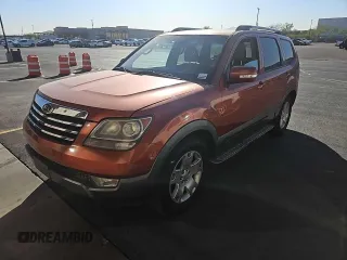 2009 Kia Borrego EX with VIN KNDJH741795016267, listed as a Copart auction lot 82262824 with 208,940 mi miles and Clean Title. Bid and sale history available at DreamBid. Image 2.