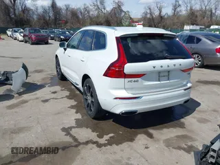 2019 Volvo XC60 Inscription z VIN LYV102RL9KB284828, wystawiony jako IAAI lot #41925864 z przebiegiem 94 394 mil mil oraz . Historia ofert i sprzedaży dostępna na DreamBid. Obrazek 3.