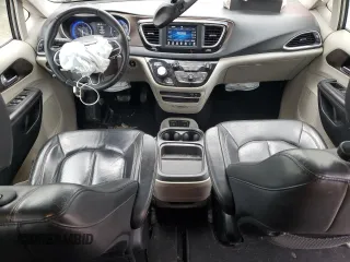 2018 Chrysler Pacifica Touring L with VIN 2C4RC1BG3JR217693, listed as a Copart auction lot 51582155 with 113,107 mi miles and Salvage Title. Bid and sale history available at DreamBid. Image 8.