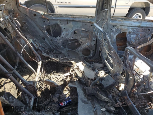 2020 Nissan Versa SR z VIN 3N1CN8FV6LL917034, wystawiony jako Copart lot #55652245 z przebiegiem Nie podano mil oraz Nie do naprawy • Non repairable. Historia ofert i sprzedaży dostępna na DreamBid. Obrazek 10.