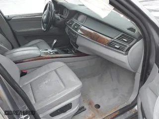 2009 BMW X5 30i with VIN 5UXFE43579L271366, listed as a IAAI auction lot 41831724 with 129,107 mi miles. Bid and sale history available at carsss.com. Image 5.