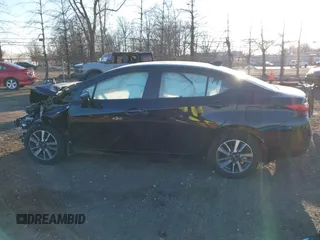 2024 Nissan Versa SV z VIN 3N1CN8EV7RL866542, wystawiony jako IAAI lot #41331827 z przebiegiem 907 mil mil oraz . Historia ofert i sprzedaży dostępna na DreamBid. Obrazek 15.