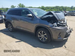 2017 Toyota Highlander XLE with VIN 5TDJZRFH9HS412874, listed as a Copart auction lot 62018815 with 109,212 mi miles and Salvage title. Bid and sale history available at DreamBid. Image 4.