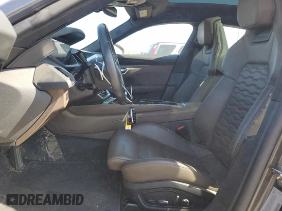 2022 Audi e-tron GT Prestige z VIN WAUEJBFW7N7006626, wystawiony jako Copart lot #75207374 z przebiegiem 27 095 mil mil oraz Szkody całkowita. Historia ofert i sprzedaży dostępna na DreamBid. Obrazek 7.