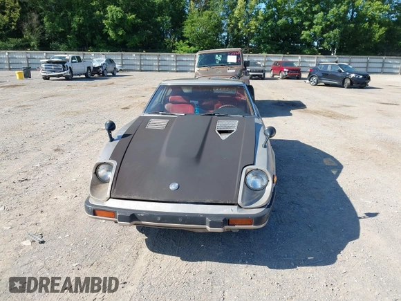 1983 Datsun 280ZX z VIN JN1HZ04S9DX573578, wystawiony jako IAAI lot #42516151 z przebiegiem 135 572 mil mil oraz . Historia ofert i sprzedaży dostępna na DreamBid. Obrazek 12.