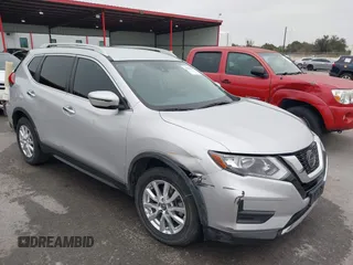 2020 Nissan Rogue S z VIN JN8AT2MT9LW032799, wystawiony jako IAAI lot #41589302 z przebiegiem 29 677 mil mil oraz . Historia ofert i sprzedaży dostępna na DreamBid. Obrazek 1.