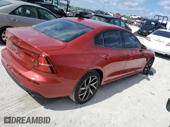 2019 Volvo S60 Momentum with VIN 7JRA22TK0KG001474, listed as a Copart auction lot 42163233 with 33,923 mi miles. Bid and sale history available at carsss.com. Image 3.