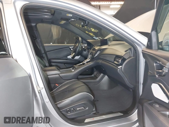 2019 Acura RDX w/A-Spec Pkg with VIN 5J8TC2H62KL025641, listed as a IAAI auction lot 41807220 with 33,434 mi miles. Bid and sale history available at carsss.com. Image 5.