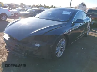 2015 Tesla Model S 85D with VIN 5YJSA1E28FF110066, listed as a IAAI auction lot 40672973 with 100,157 mi miles. Bid and sale history available at carsss.com. Image 20.