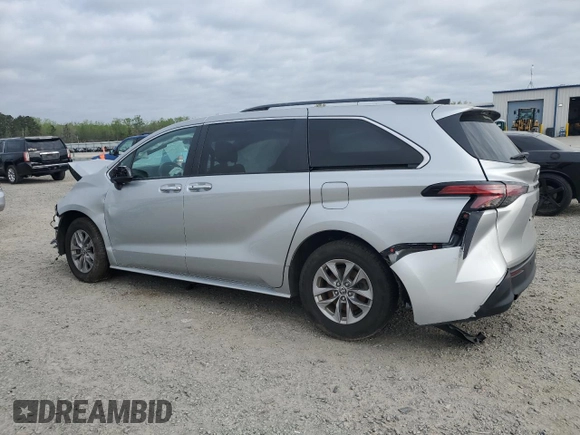 2022 Toyota Sienna XLE with VIN 5TDYRKEC6NS120686, listed as a Copart auction lot 51442535 with 80,655 mi miles and Clean Title. Bid and sale history available at carsss.com. Image 2.