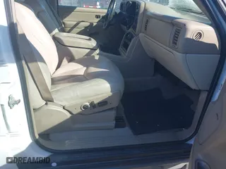 2005 Chevrolet Tahoe Z71 with VIN 1GNEK13T75R102269, listed as a IAAI auction lot 41633323 with 153,759 mi miles. Bid and sale history available at carsss.com. Image 5.