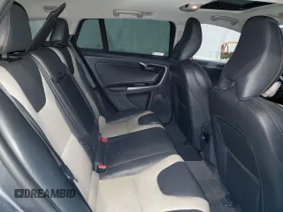 2017 Volvo V60 z VIN YV440MWK5H1025139, wystawiony jako Copart lot #42007303 z przebiegiem 137 448 mil mil oraz . Historia ofert i sprzedaży dostępna na DreamBid. Obrazek 10.