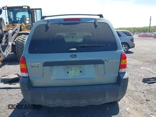 2005 Ford Escape Hybrid z VIN 1FMCU96HX5KC07151, wystawiony jako IAAI lot #42093744 z przebiegiem 275 661 mil mil oraz . Historia ofert i sprzedaży dostępna na DreamBid. Obrazek 17.
