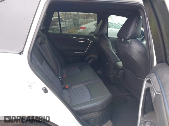 2024 Toyota RAV4 Hybrid XSE with VIN 2T3E6RFV3RW066031, listed as a IAAI auction lot 41736142 with 8,007 mi miles. Bid and sale history available at carsss.com. Image 8.