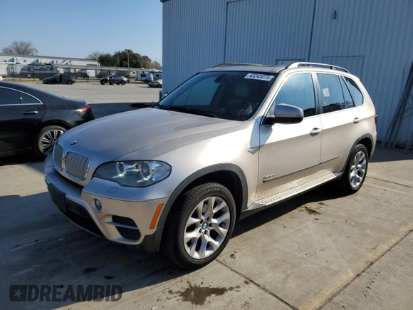 2013 BMW X5 xDrive35i with VIN 5UXZV4C56D0E02961, listed as a Copart auction lot 43245075 with 168,726 mi miles and Clean Title. Bid and sale history available at carsss.com. Image 1.