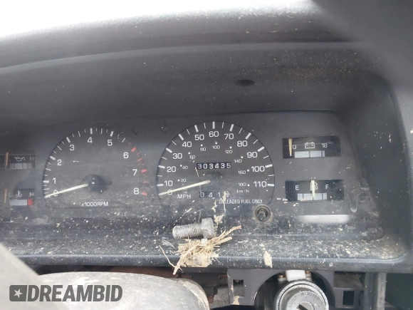 1993 Toyota Pickup DLX z VIN JT4RN93P3P5078629, wystawiony jako IAAI lot #41497529 z przebiegiem 303 435 mil mil oraz . Historia ofert i sprzedaży dostępna na DreamBid. Obrazek 7.