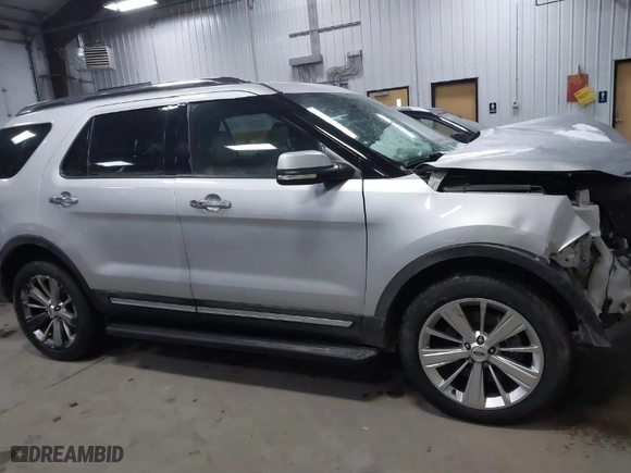 2019 Ford Explorer Limited with VIN 1FM5K8F88KGA73988, listed as a IAAI auction lot 41073759 with 35,292 mi miles. Bid and sale history available at carsss.com. Image 14.