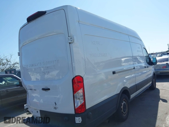 2022 Ford Transit Cargo z VIN 1FTBW3X83NKA36099, wystawiony jako IAAI lot #41966836 z przebiegiem 116 881 mil mil oraz . Historia ofert i sprzedaży dostępna na DreamBid. Obrazek 4.